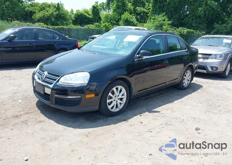 2010 Volkswagen Jetta Se z USA, uszkodzony, nr VIN 3VWRZ7AJ9AM042787